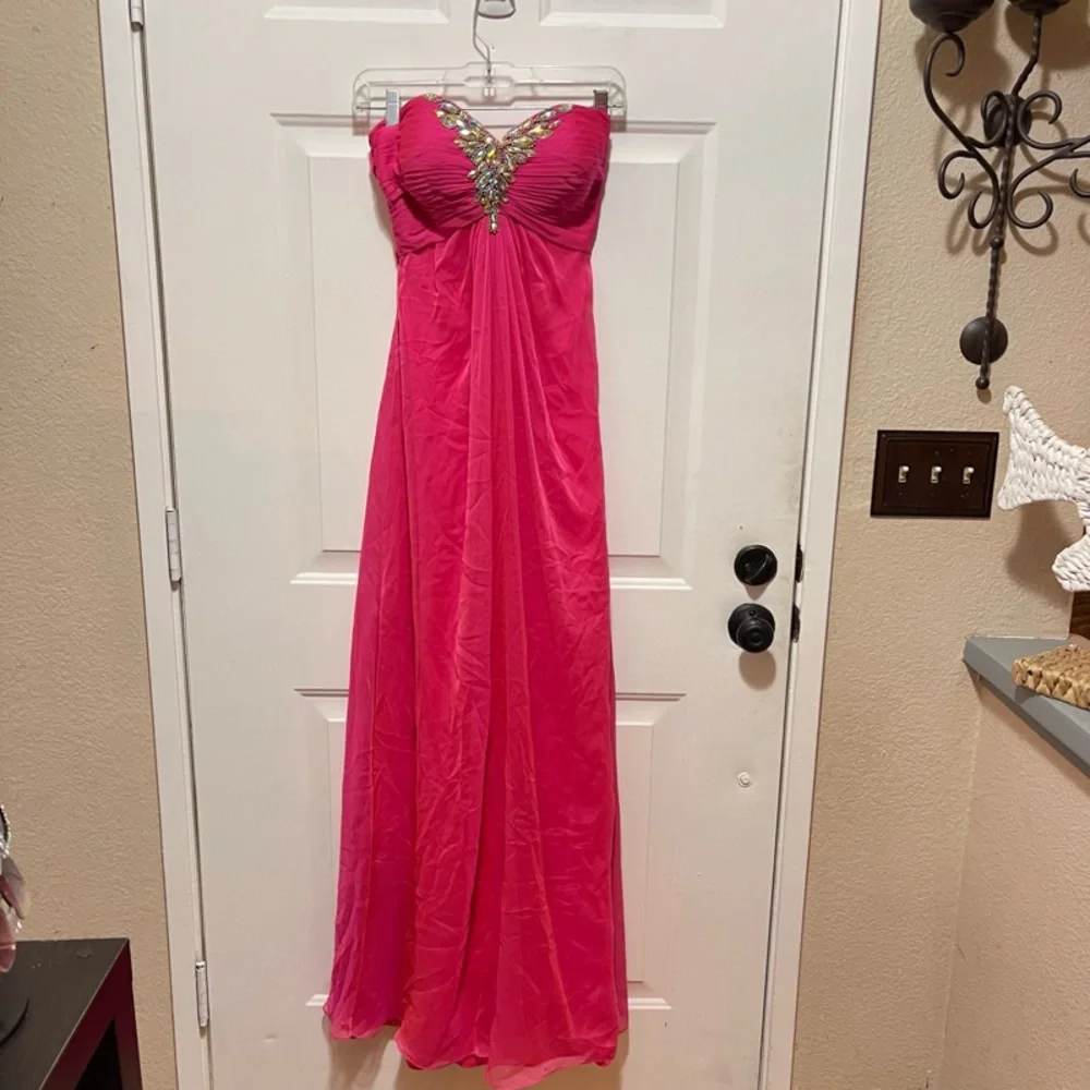 La Femme | Dresses | La Femme Prom 2461 Gorgeous Hot Pink Sequin Encrusted  Neckline | Poshmark